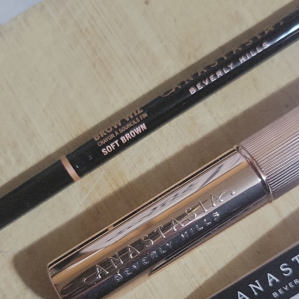 Anastasia Beverly Hills Brow Care Kit - Brow Wiz & Brow Growth Serum ♡♡ - Picture 2 of 8